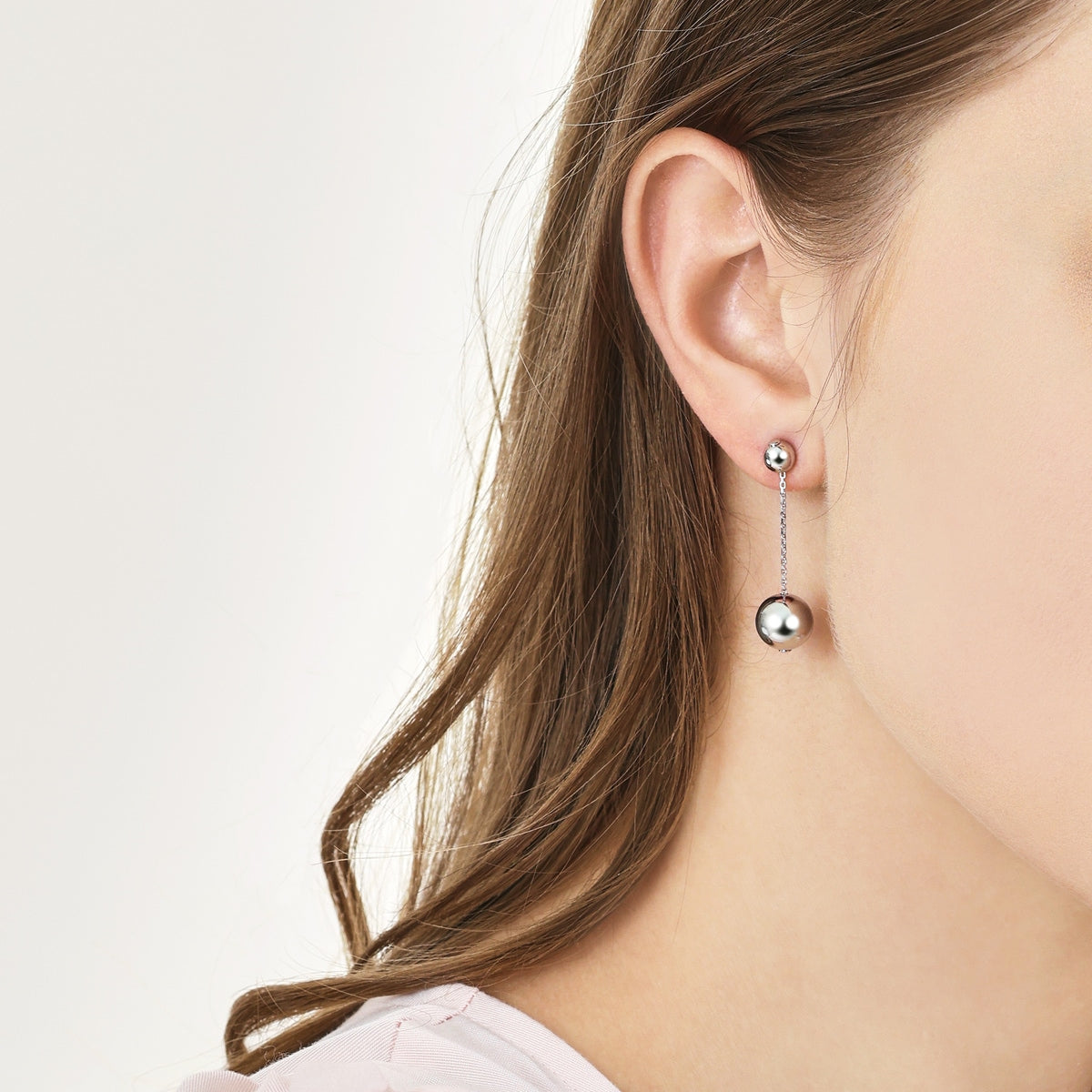 950 Platinum Single Earring