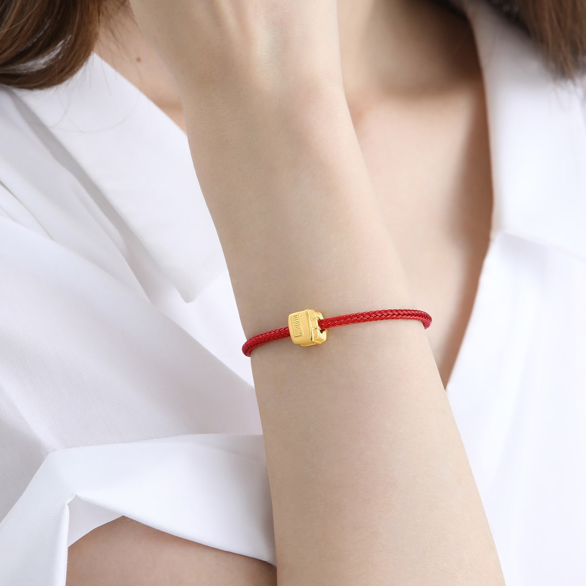 Wonderland' 999 Gold Book Charm