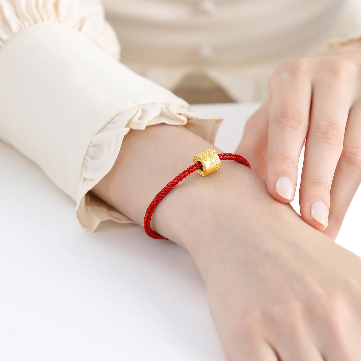 Wonderland' 999 Gold Ruler Charm