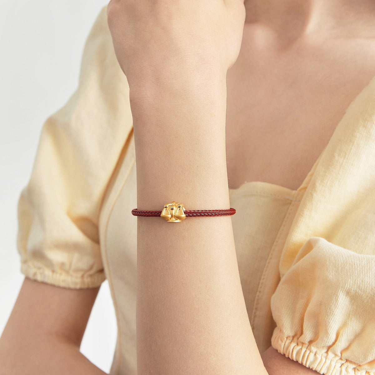 Wonderland' 999 Gold Balance Charm