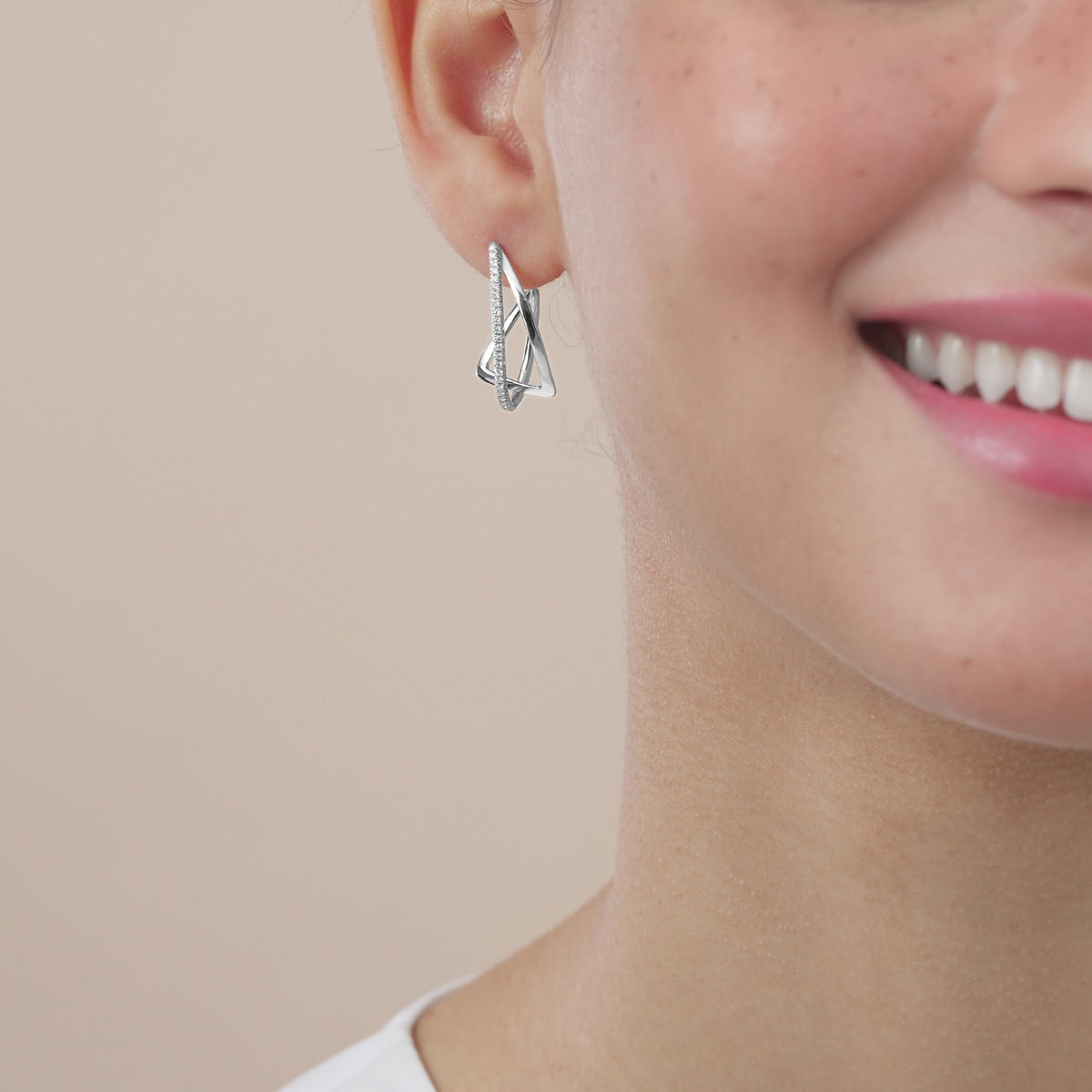 Form' 18K White Gold Diamond Earrings