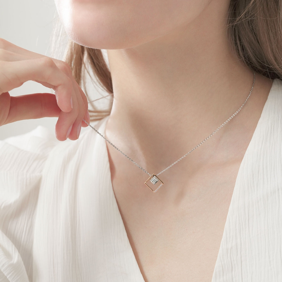 Collar Play' 18K White & Red Gold Diamond Necklace