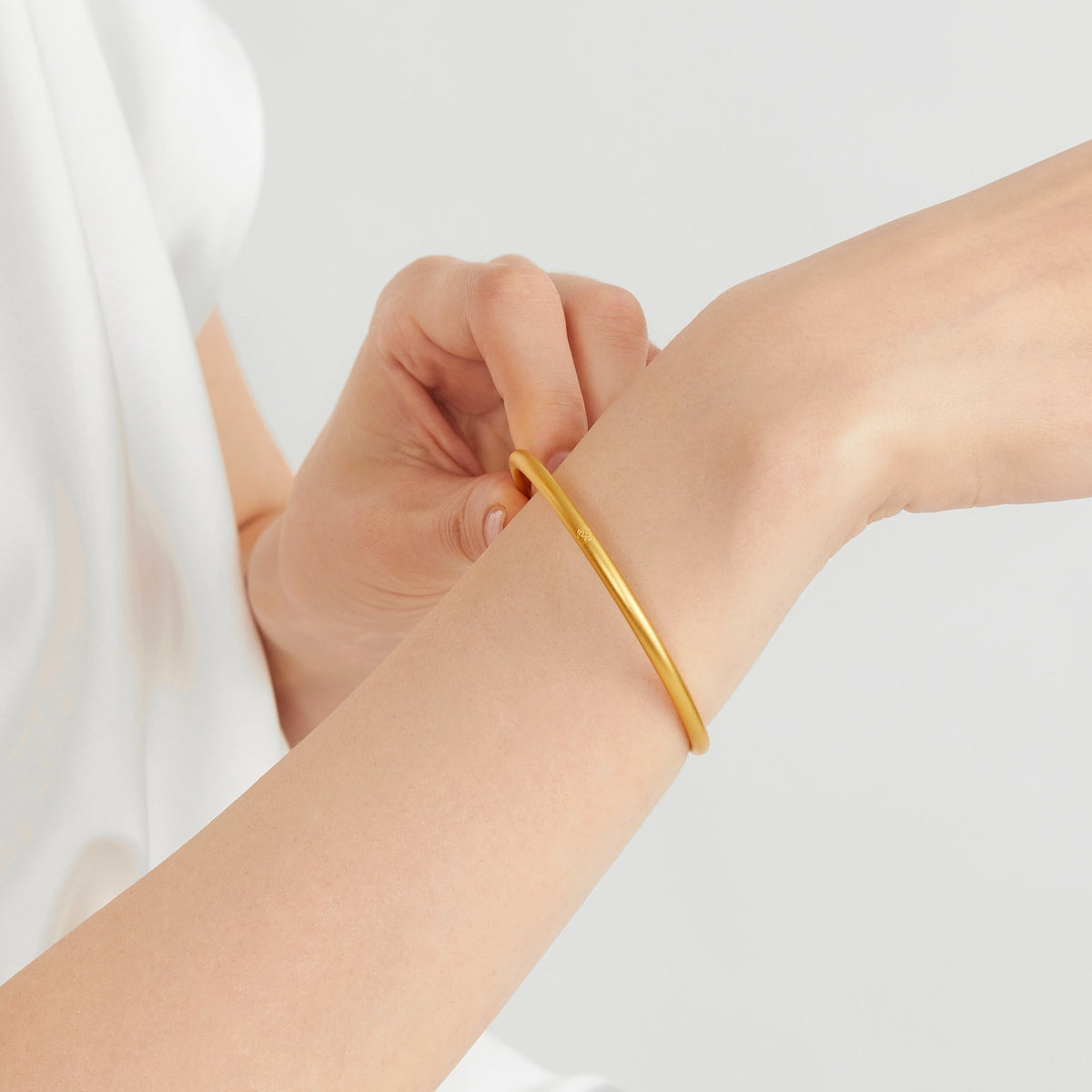 The Oriental' 999.9 Gold Bangle