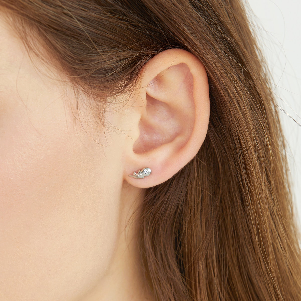 Ear Play' 950 Platinum Diamond Feather Single Earring
