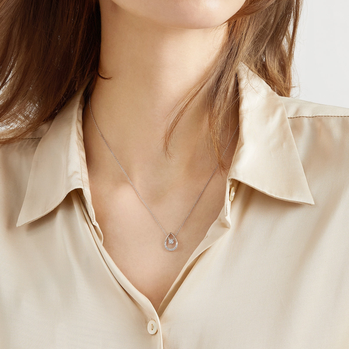 18K White Gold Diamond Necklace