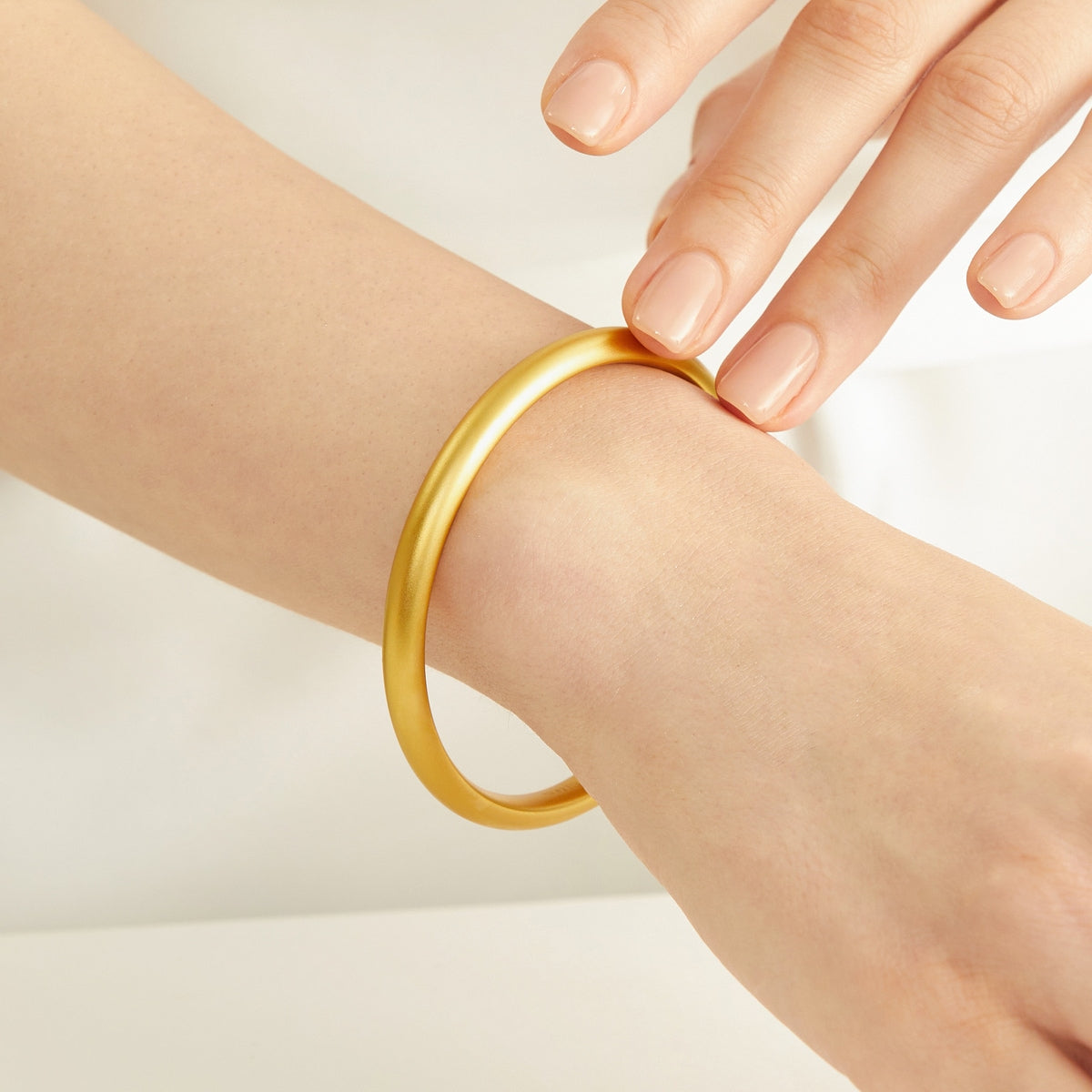 大人も着やすいシンプルファッション Wind Bangle – ao jewelry