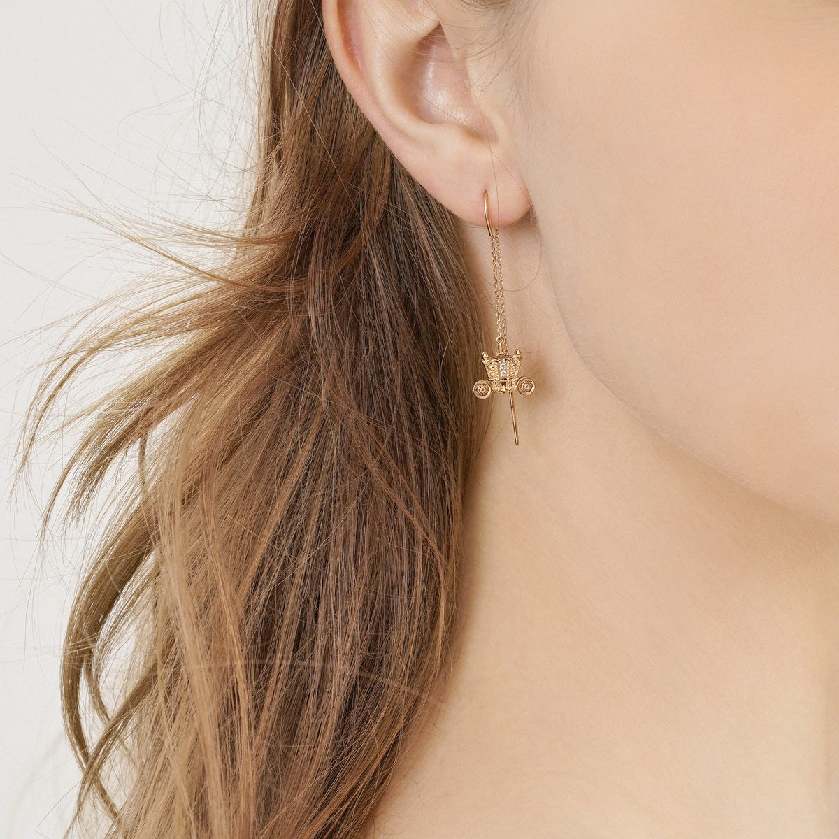 The Art of Romance' 18K Rose Gold Diamond Coach Single Earring