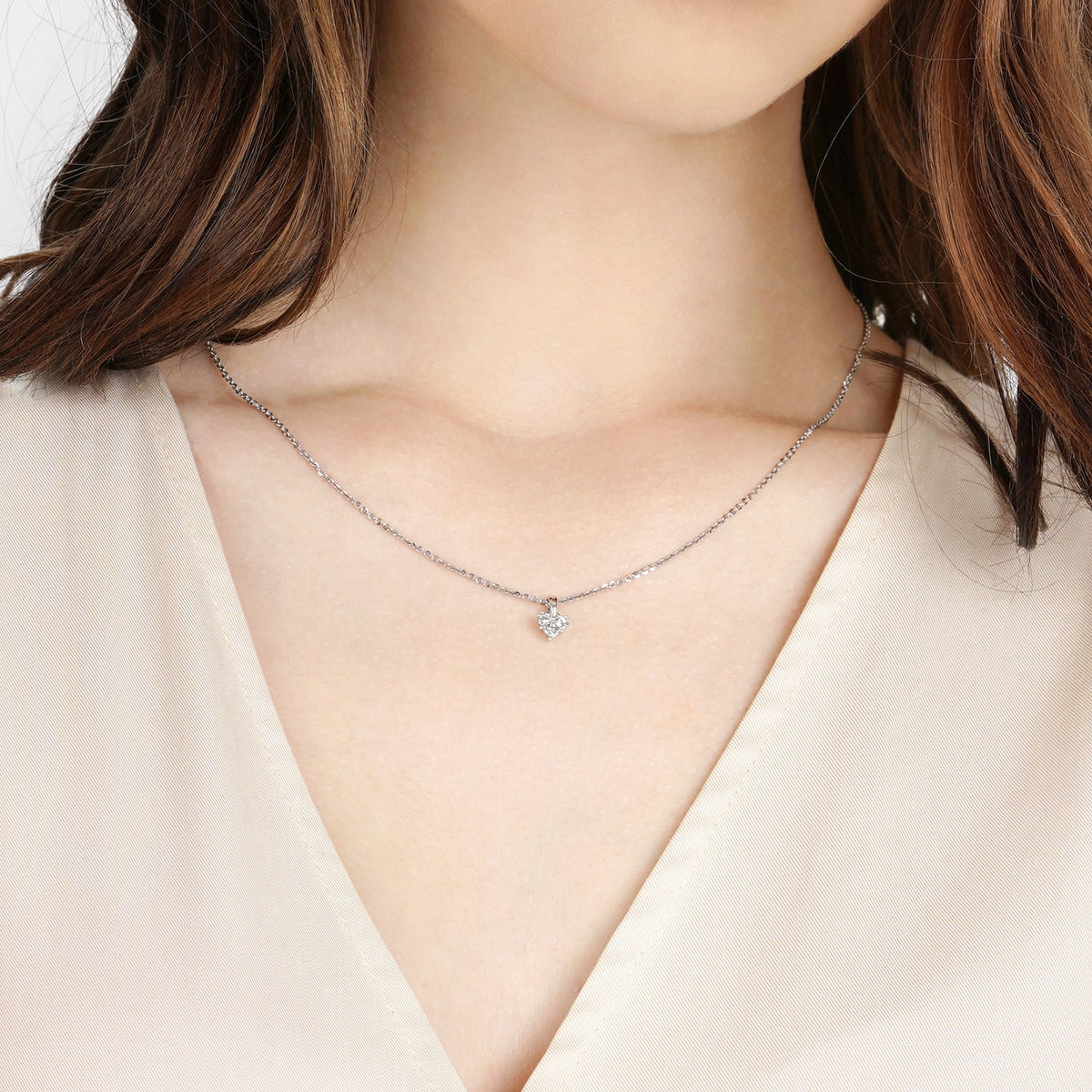 18K White Gold Diamond Pendant