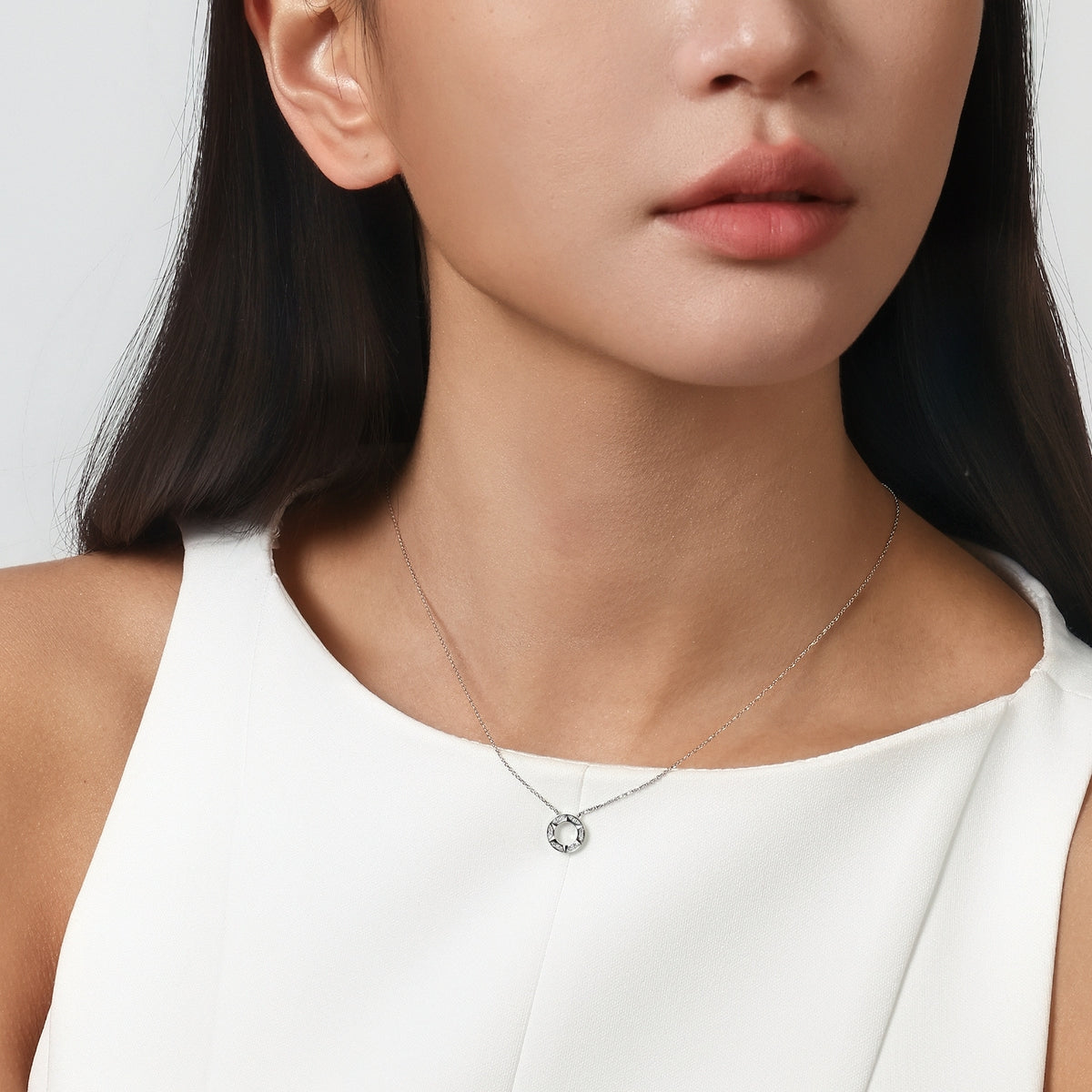 18K/750 Gold (White) Diamond Necklace