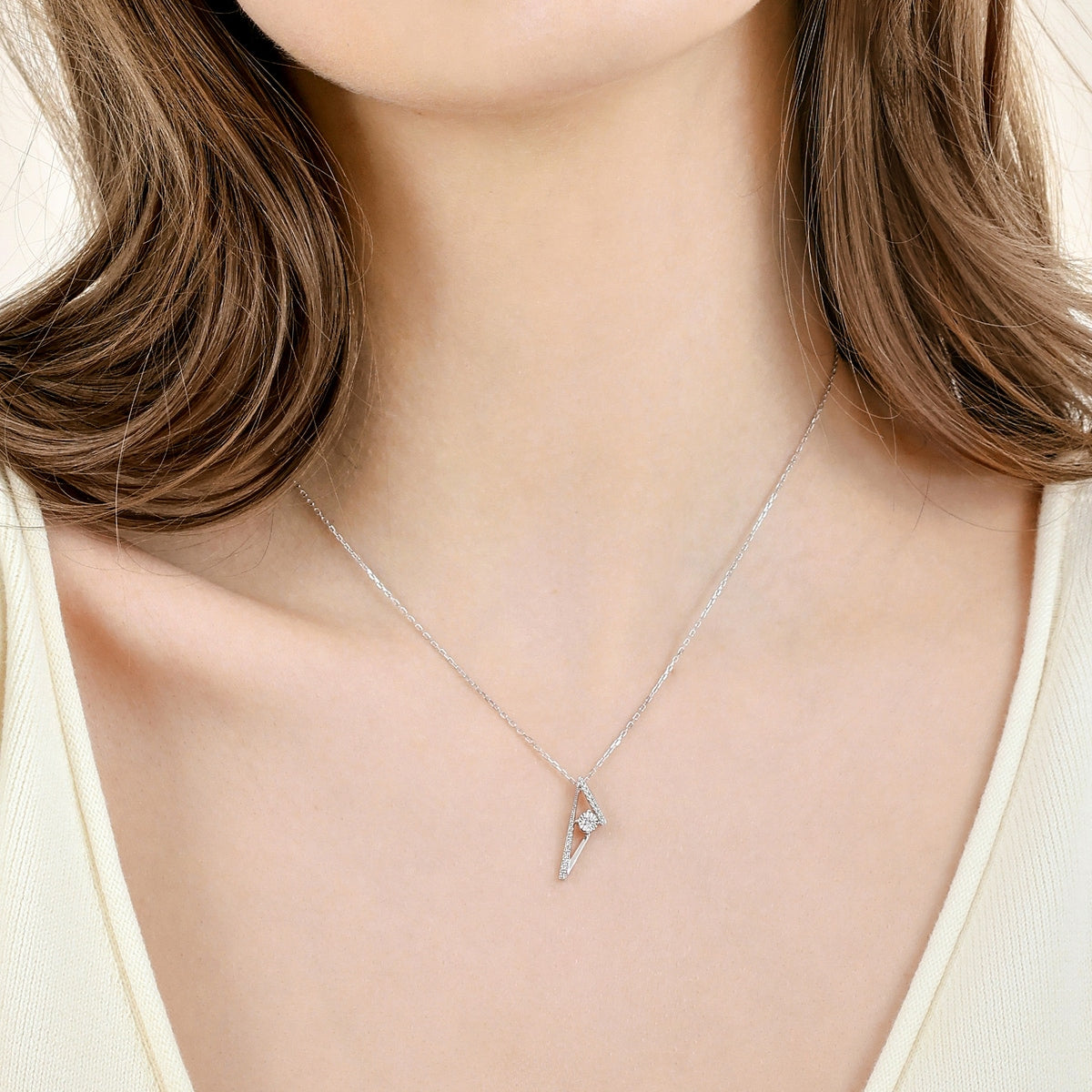 18K White Gold Diamond Necklace