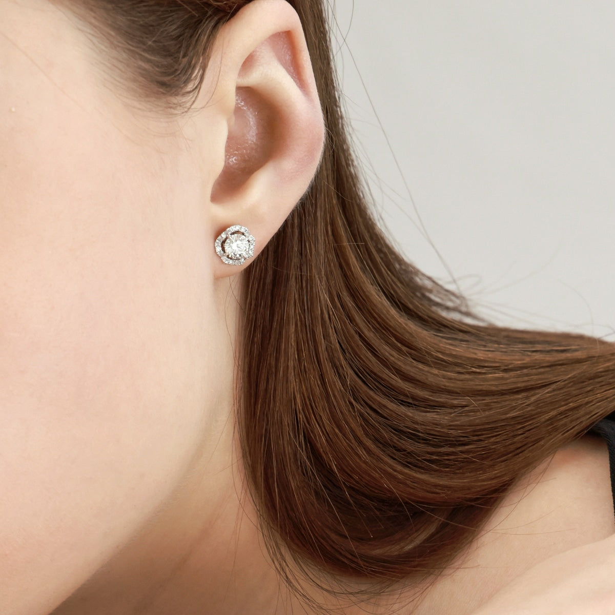 Iconic' 900 Platinum Diamond Earrings