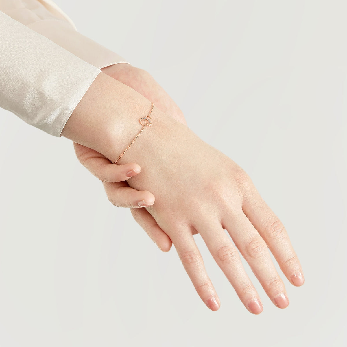 Love Knot' 18K Rose Gold Diamond Bracelet