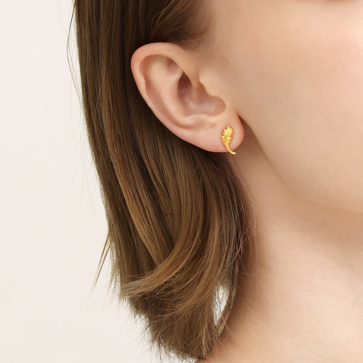 The Art of Nature ' 999.9 Gold Acanthus Plant Earrings