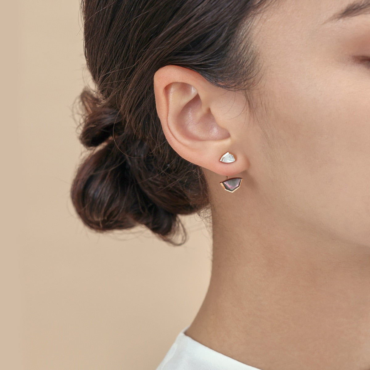 Harmony'18K Rose Gold Black Mother of Pearl Single Earring