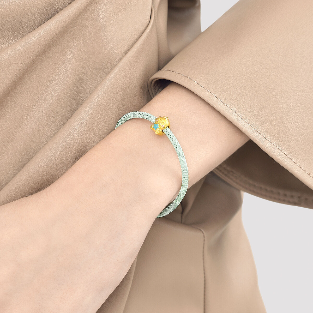 Wonderland' 999 Gold Dragon Charm