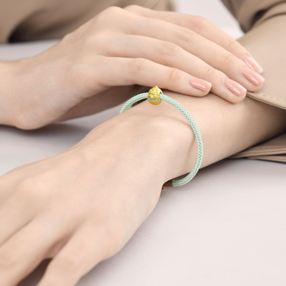 Wonderland' 999 Gold Dragon Charm