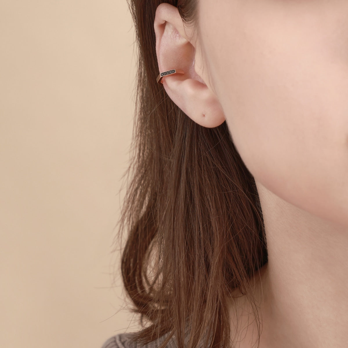 M'18K Red & Black Gold Black Diamond Single Ear Cuff