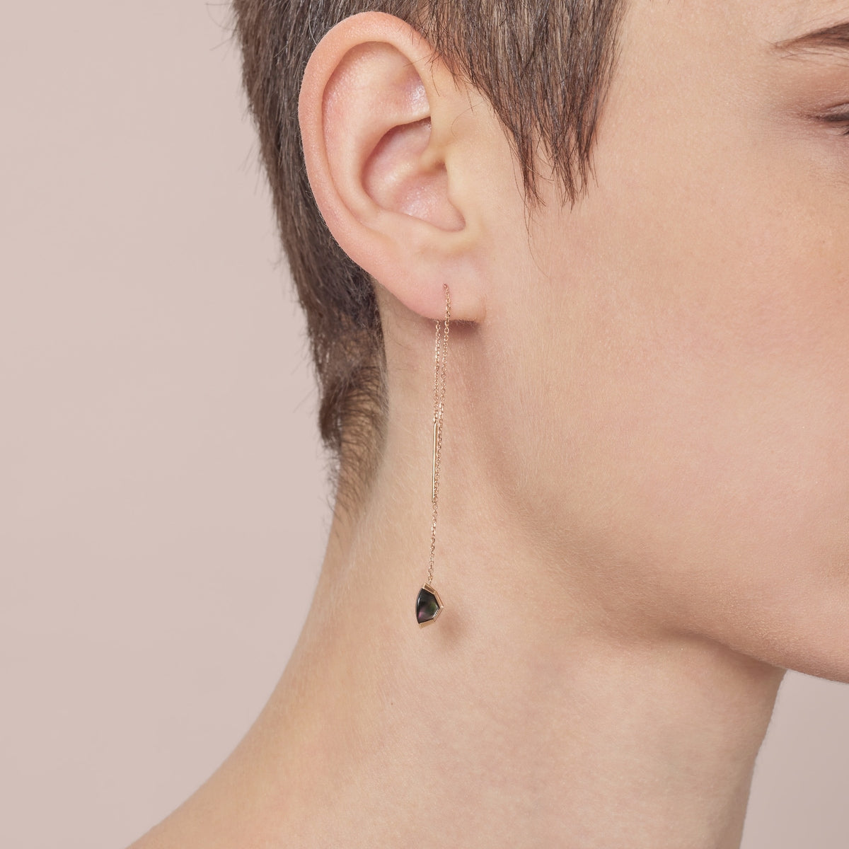 Harmony'18K Rose Gold Black Mother of Pearl Single Earring