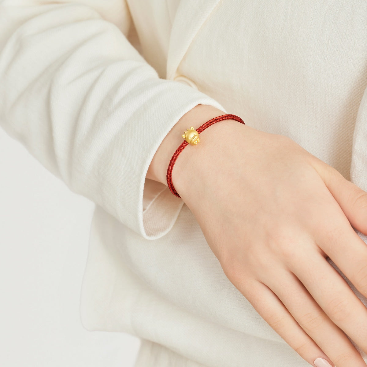 Fate & Myth' 999 Gold OX Charm