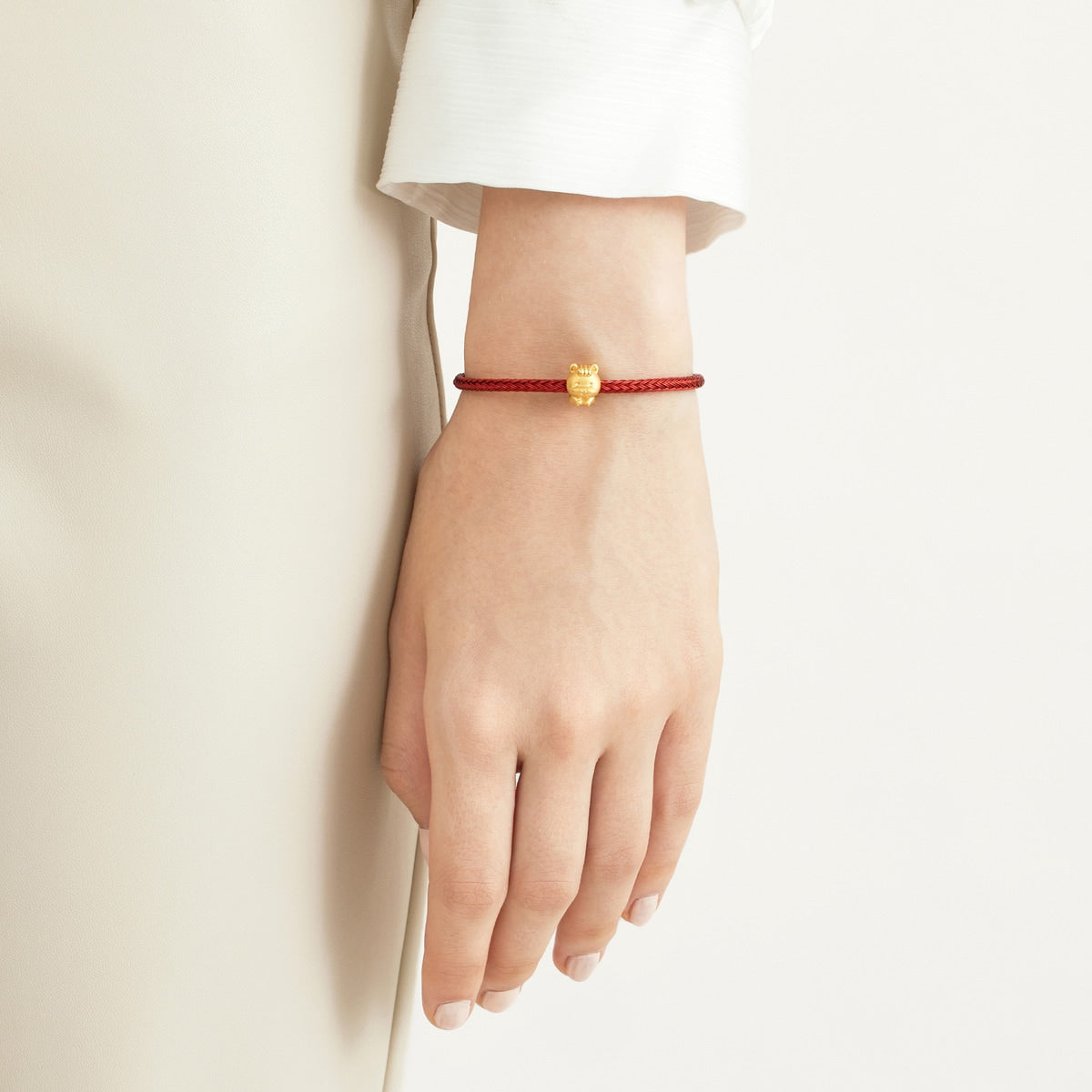 Fate & Myth' 999 Gold Horse Charm