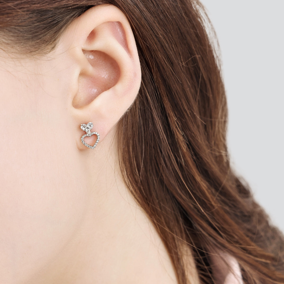 18K White Gold Diamond Heart Single Earring