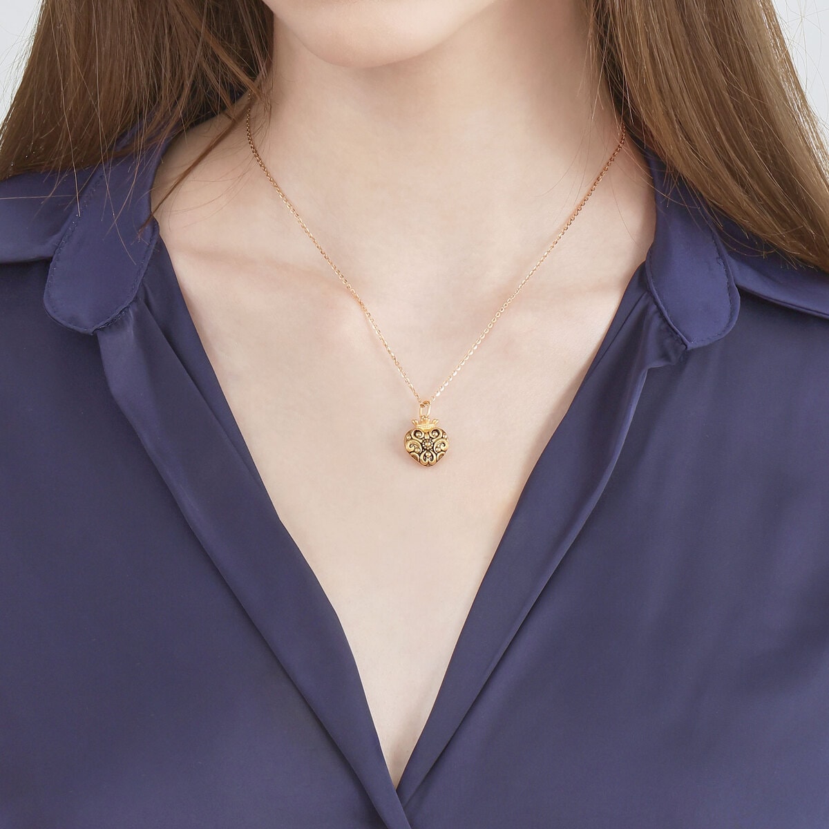 The Art of Romance' 999 Gold Pendant