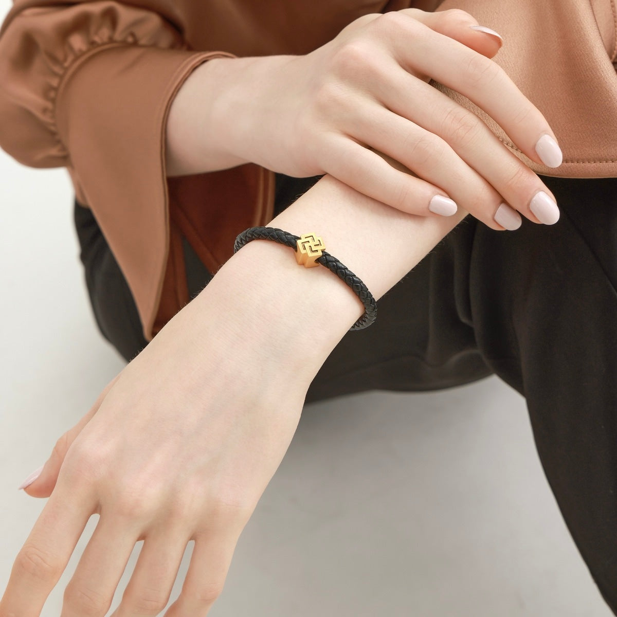 Noir' 999 Gold Charm