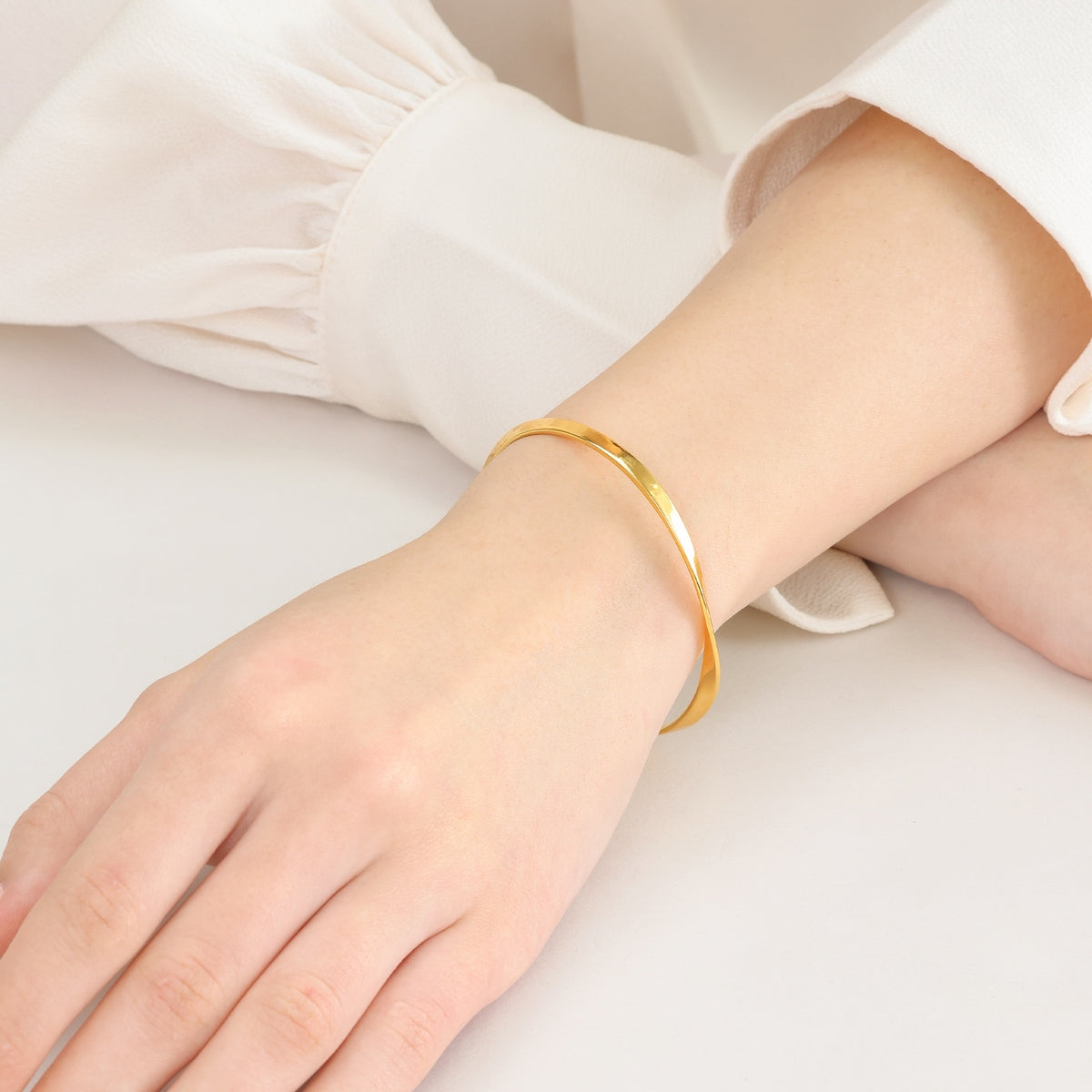 999 Gold Bangle