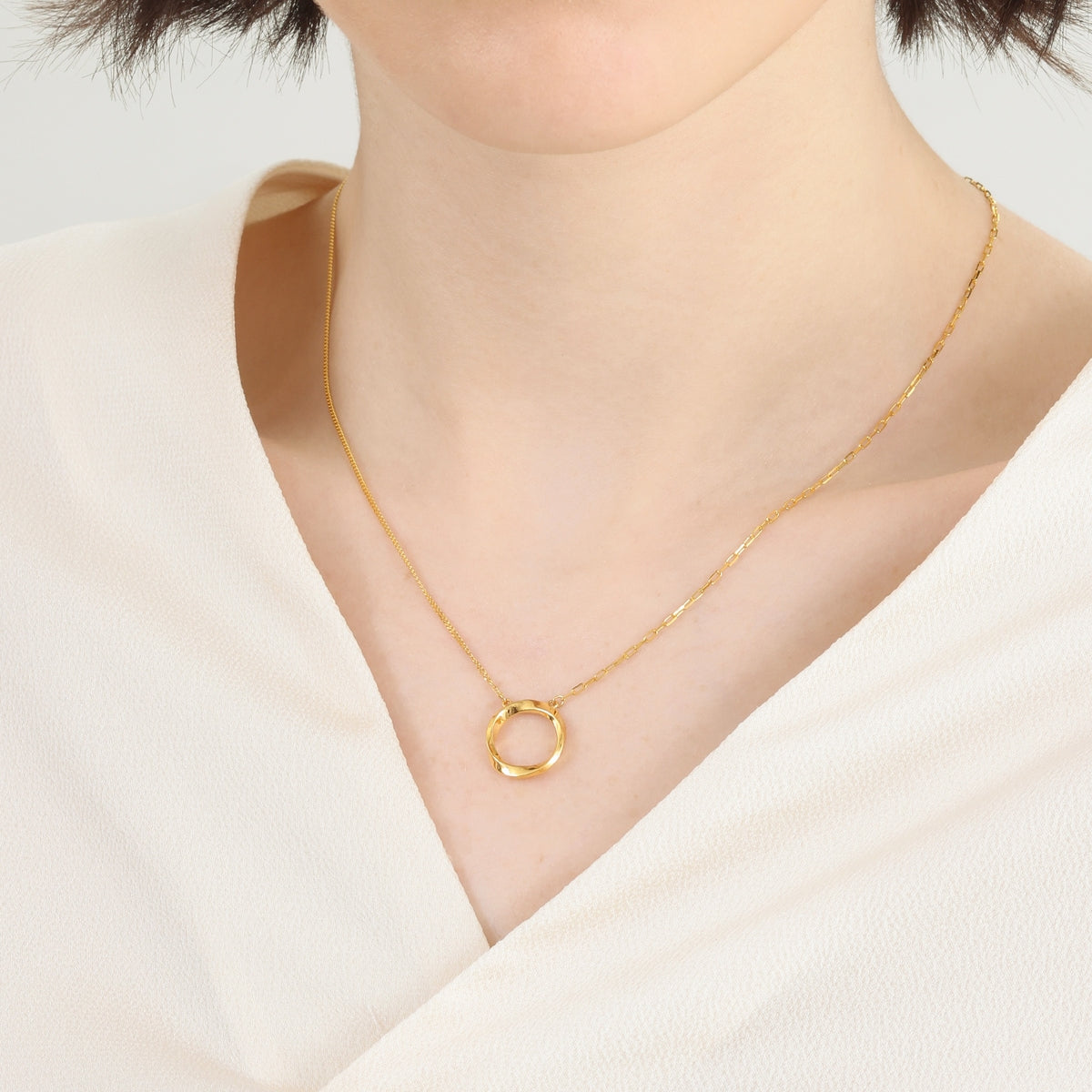 Essence 999 Gold Necklace