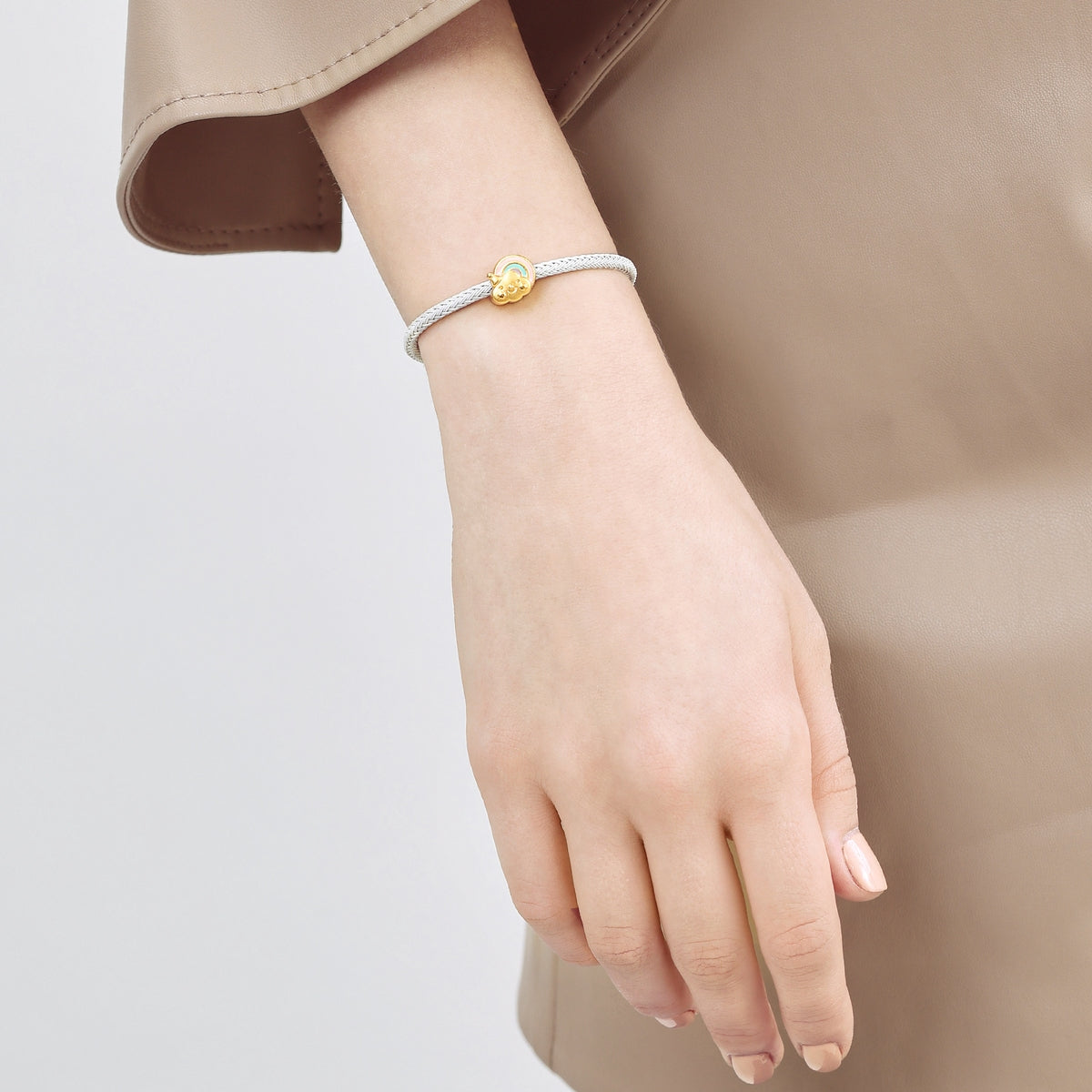 Wonderland' 999 Gold Charm