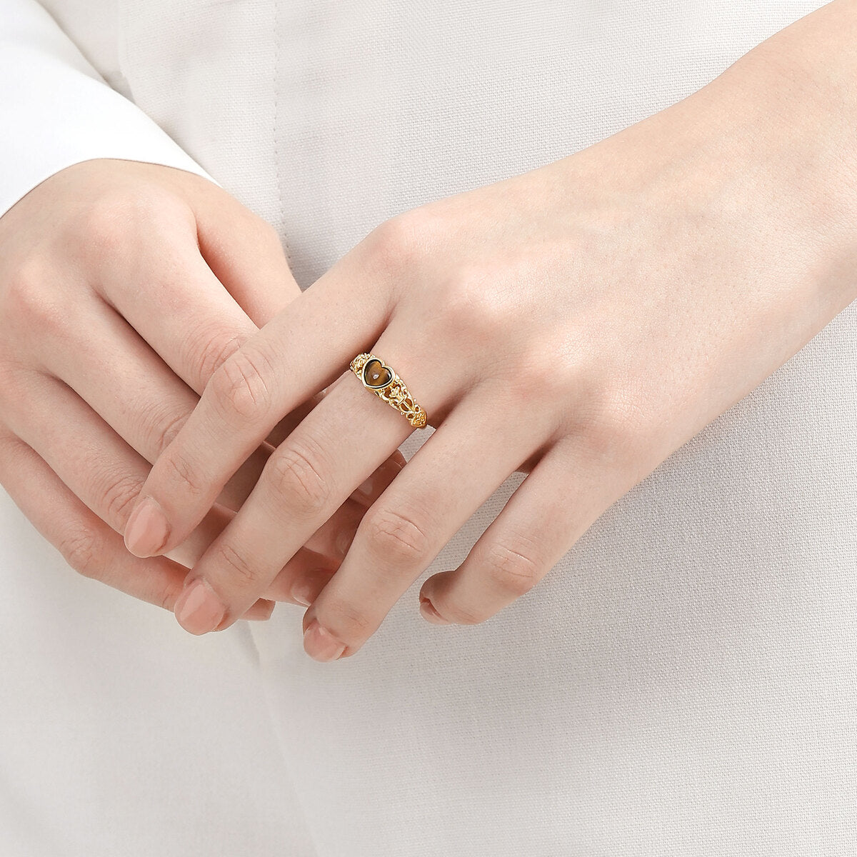 V&A 'The Art of Romance' 18K Yellow Gold Ring