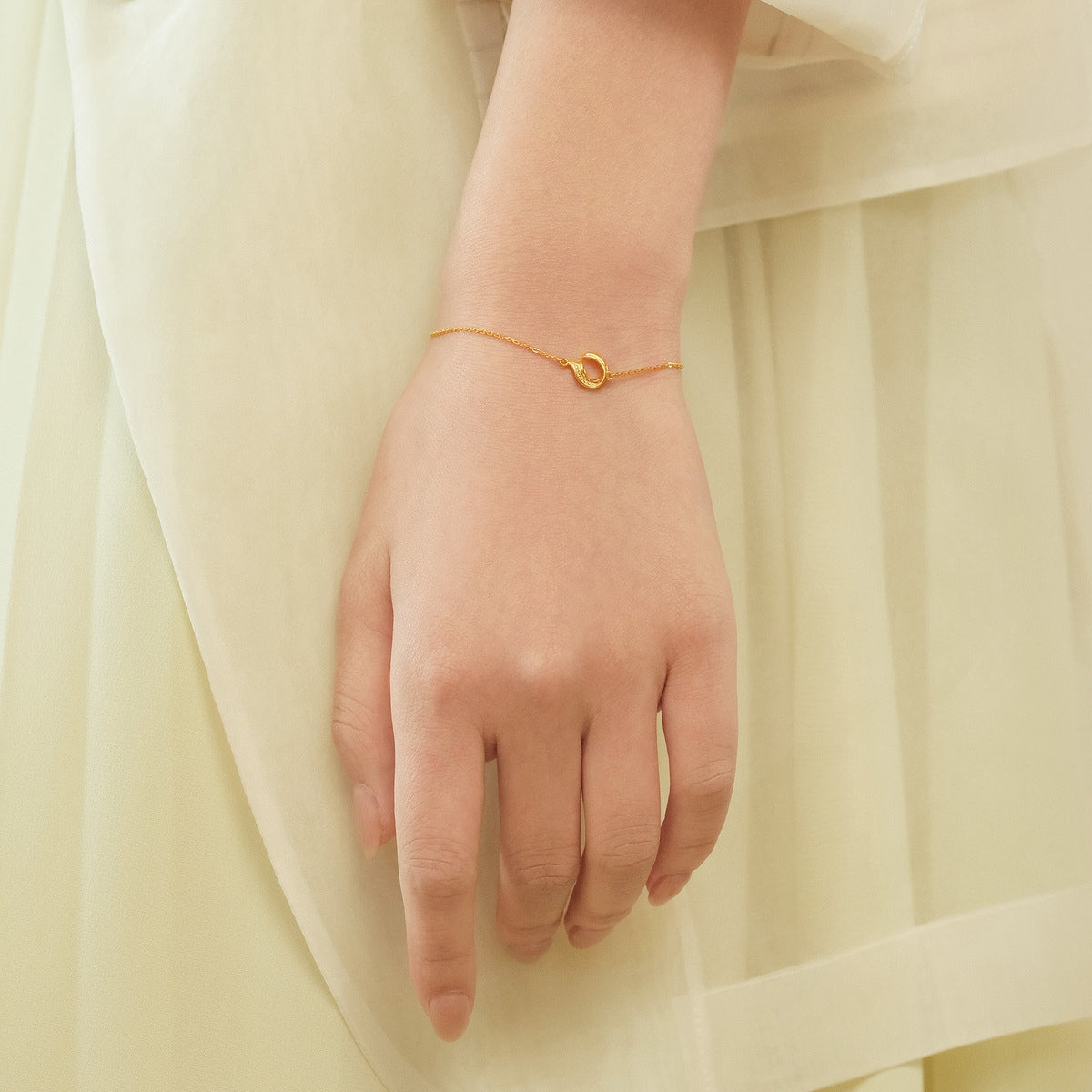 Taffy' 999 Gold Bracelet