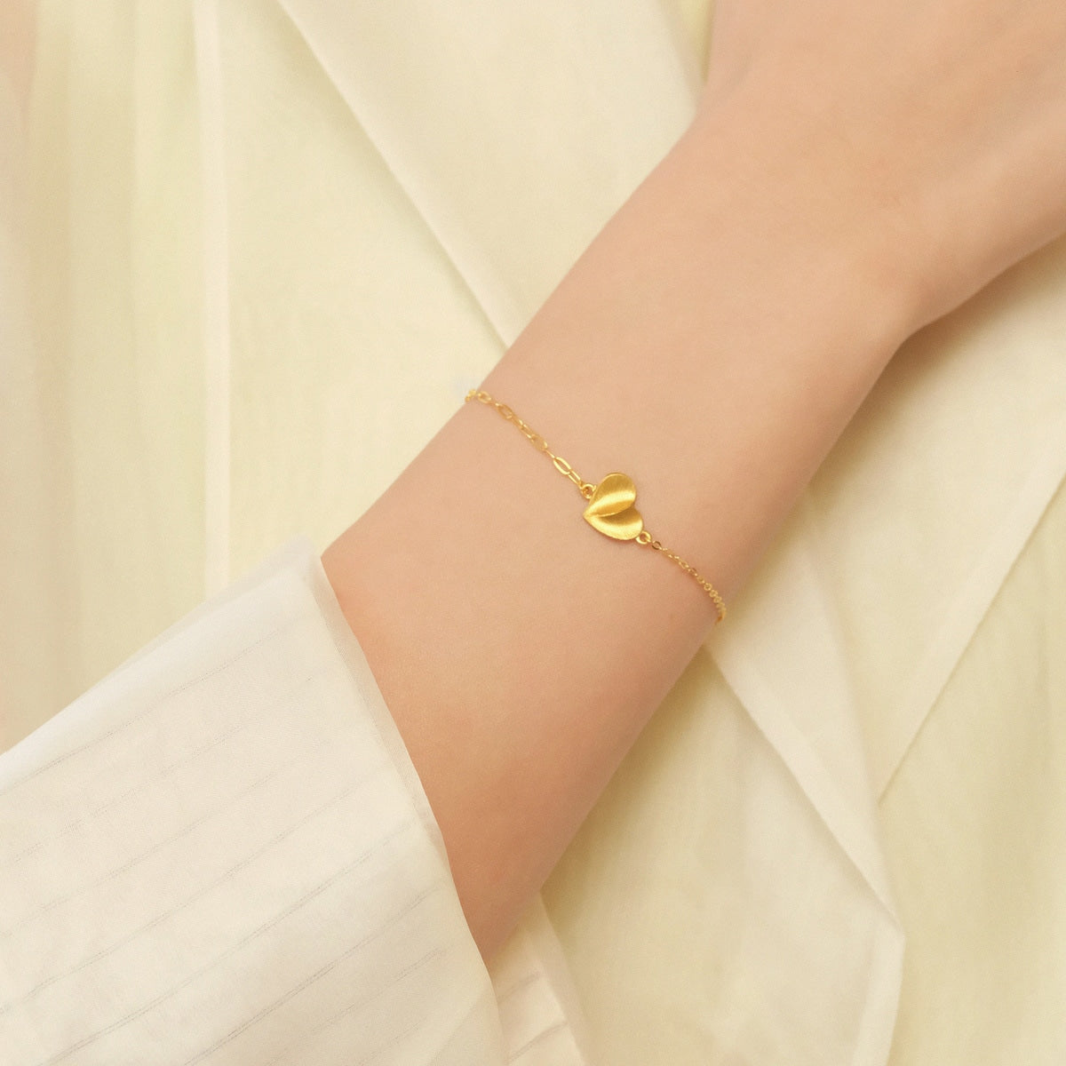 Taffy' 999 Gold Bracelet