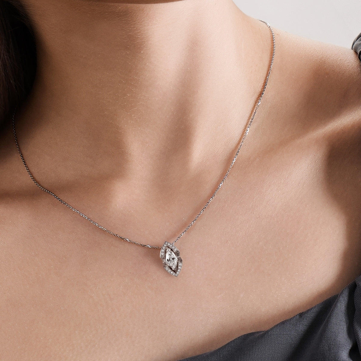 18K/750 Gold (White) Diamond Necklace