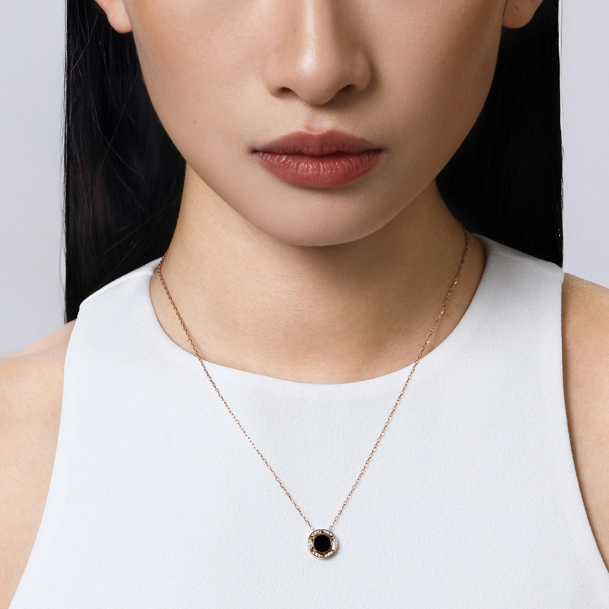 18K/750 Gold (Rose) Onyx (Black Chalcedony) Necklace