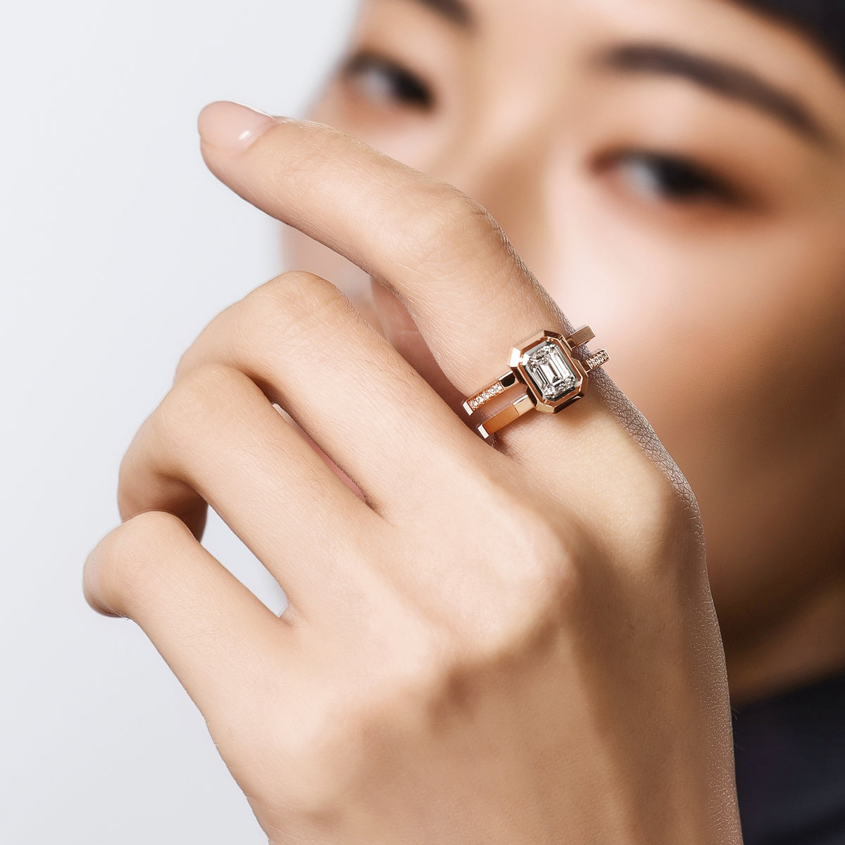 18K/750 Gold (Multi-coloured) Diamond Ring