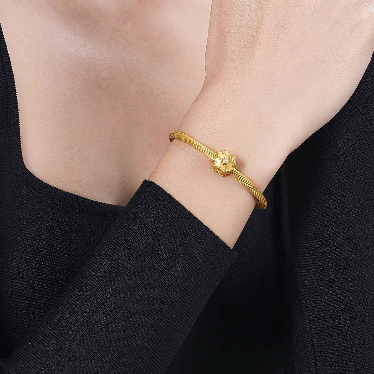 999 Gold Charm