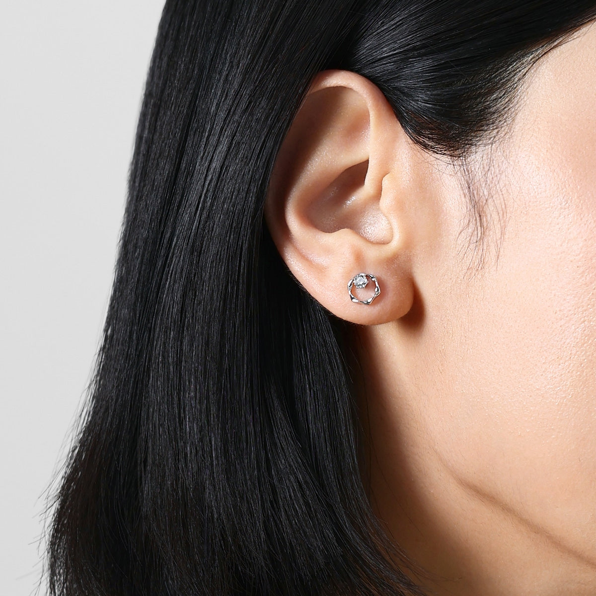 18K/750 Gold (White) Diamond Earrings
