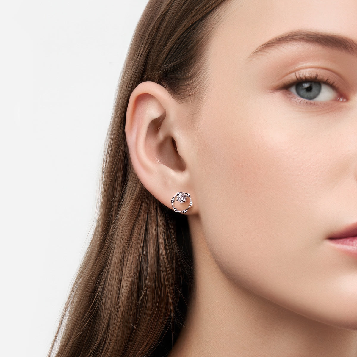 18K/750 Gold (White) Diamond Earrings