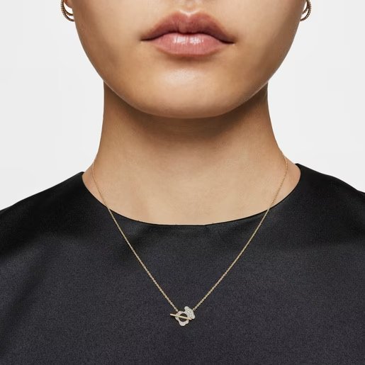 short-gold-and-diamond-bear-necklace