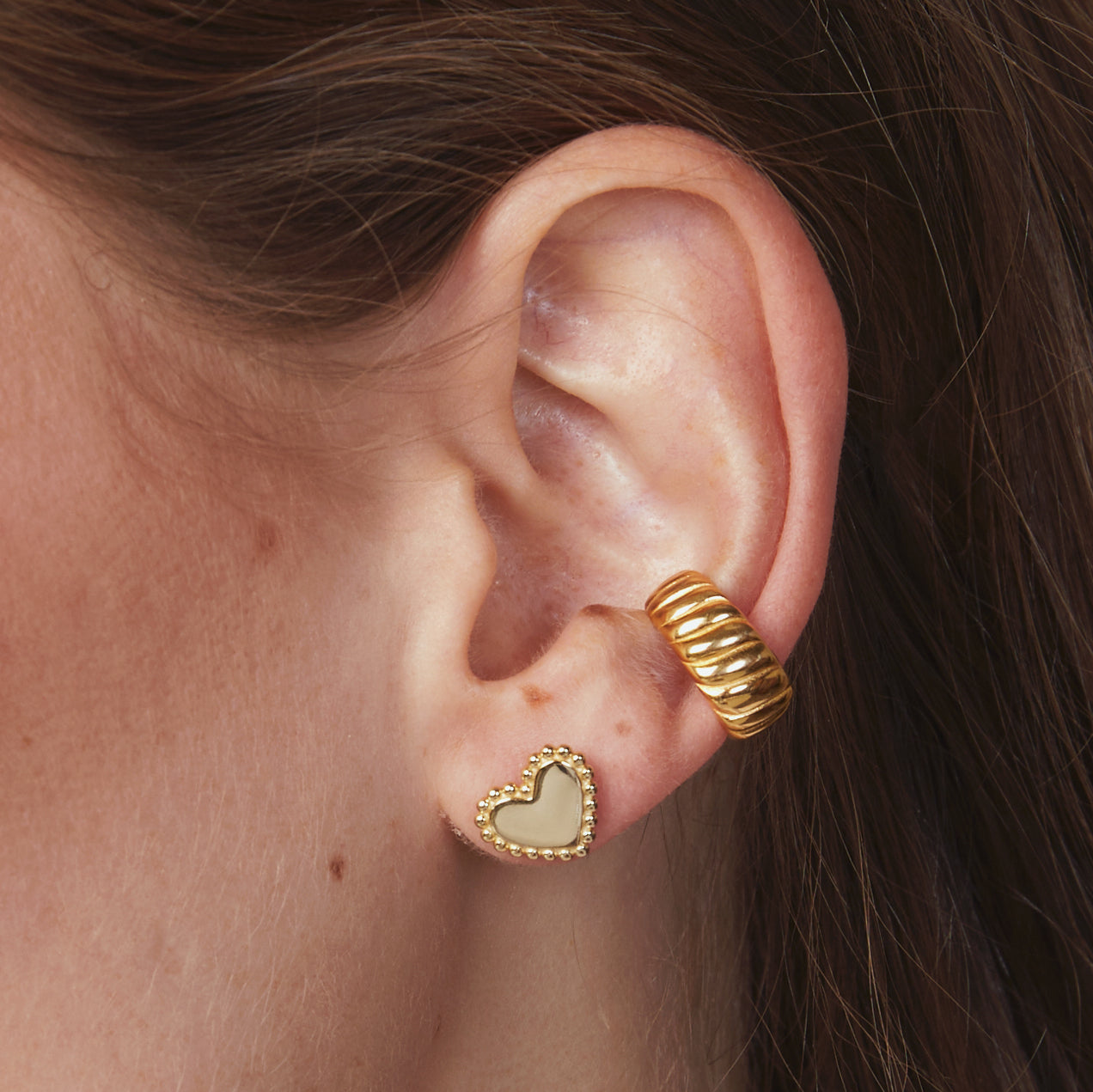 Eleanor Heart Studs Gold
