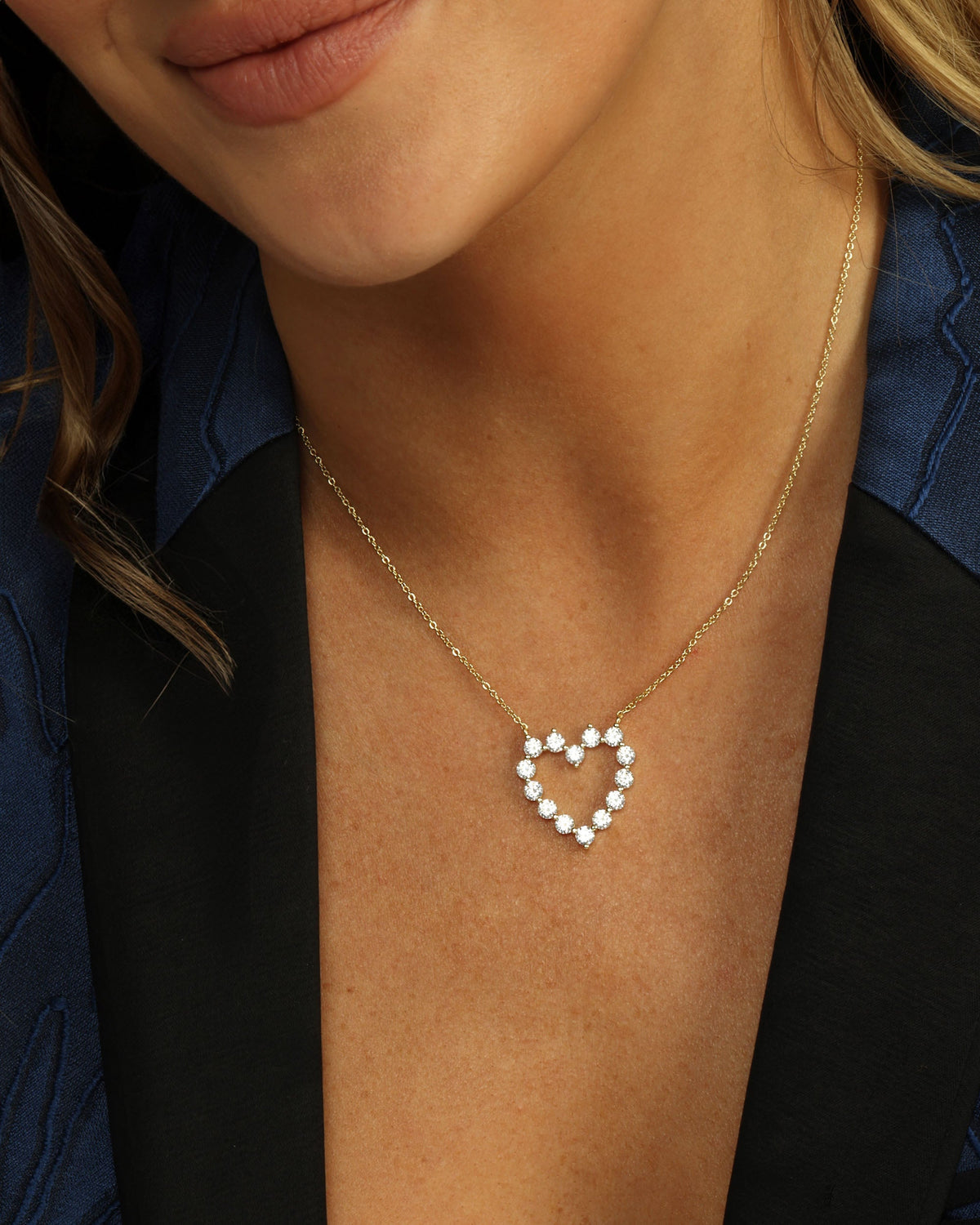 she-is-an-icon-baby-heart-necklace-in-gold-and-white-diamondettes