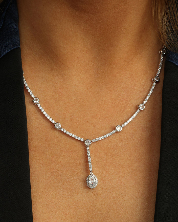 she-is-an-icon-lariat-necklace-18-inch-in-silver-and-white-diamondettes