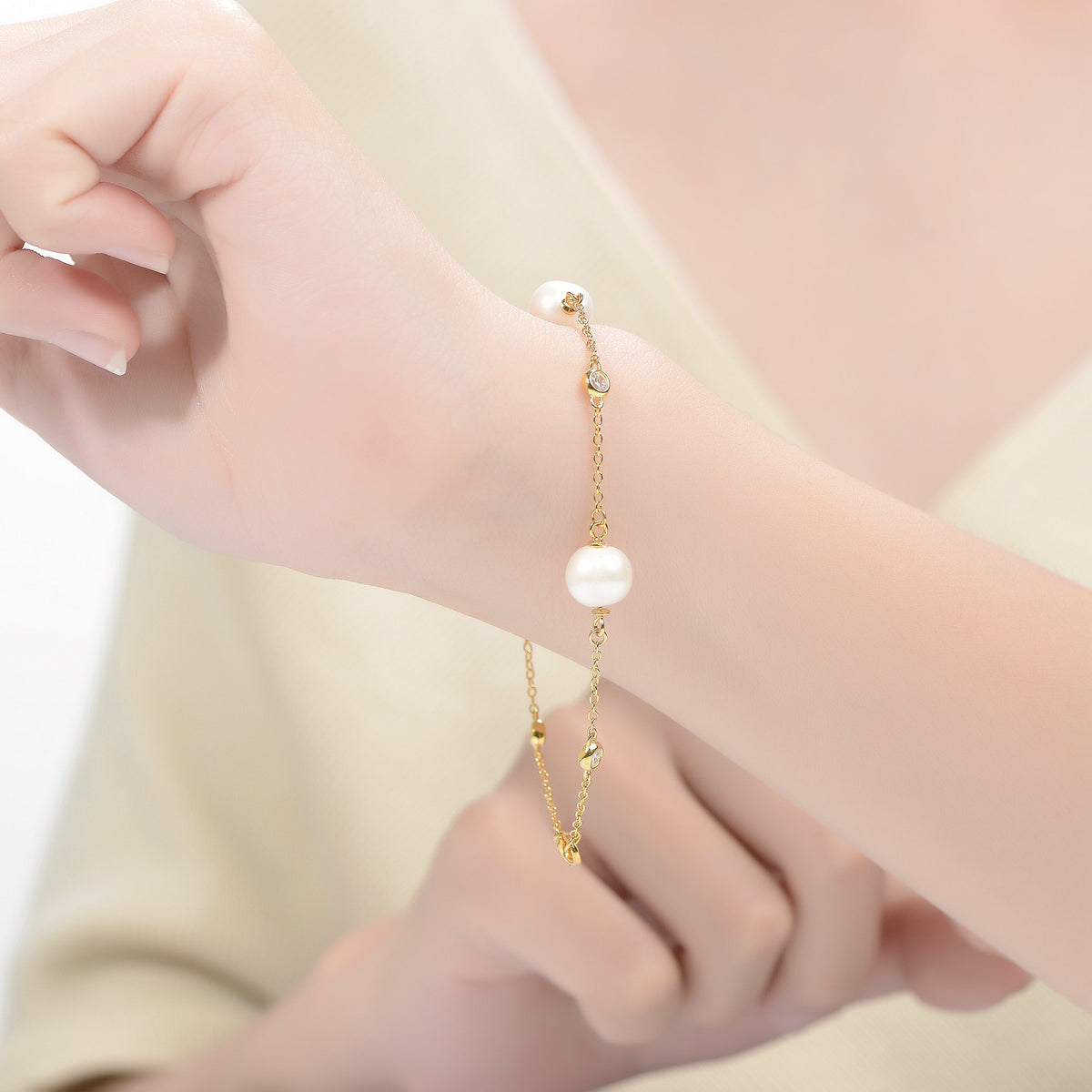 Danielle Statement Pearl Bezel Station Bracelet