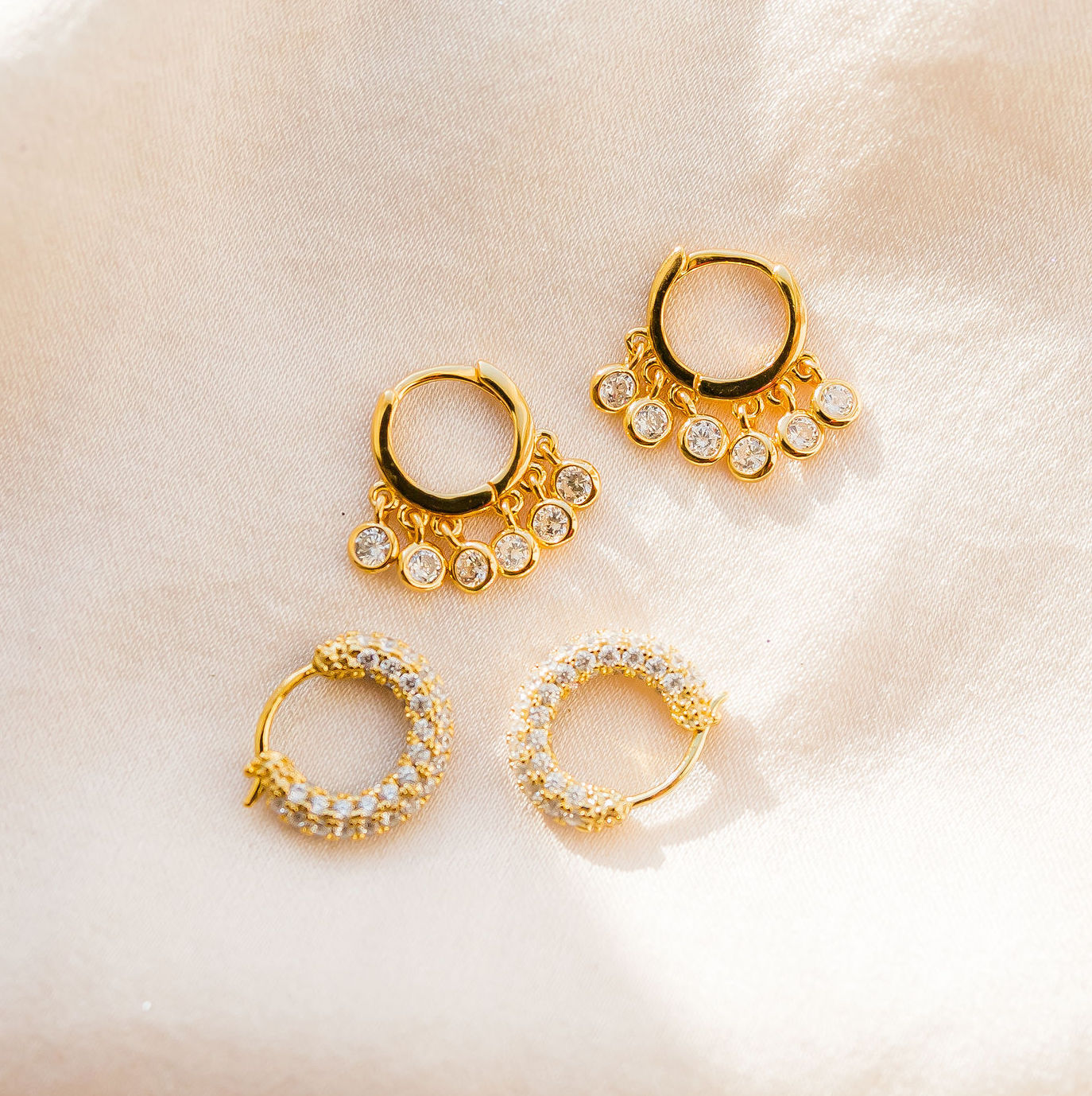 Florence Shaker Huggie Gold