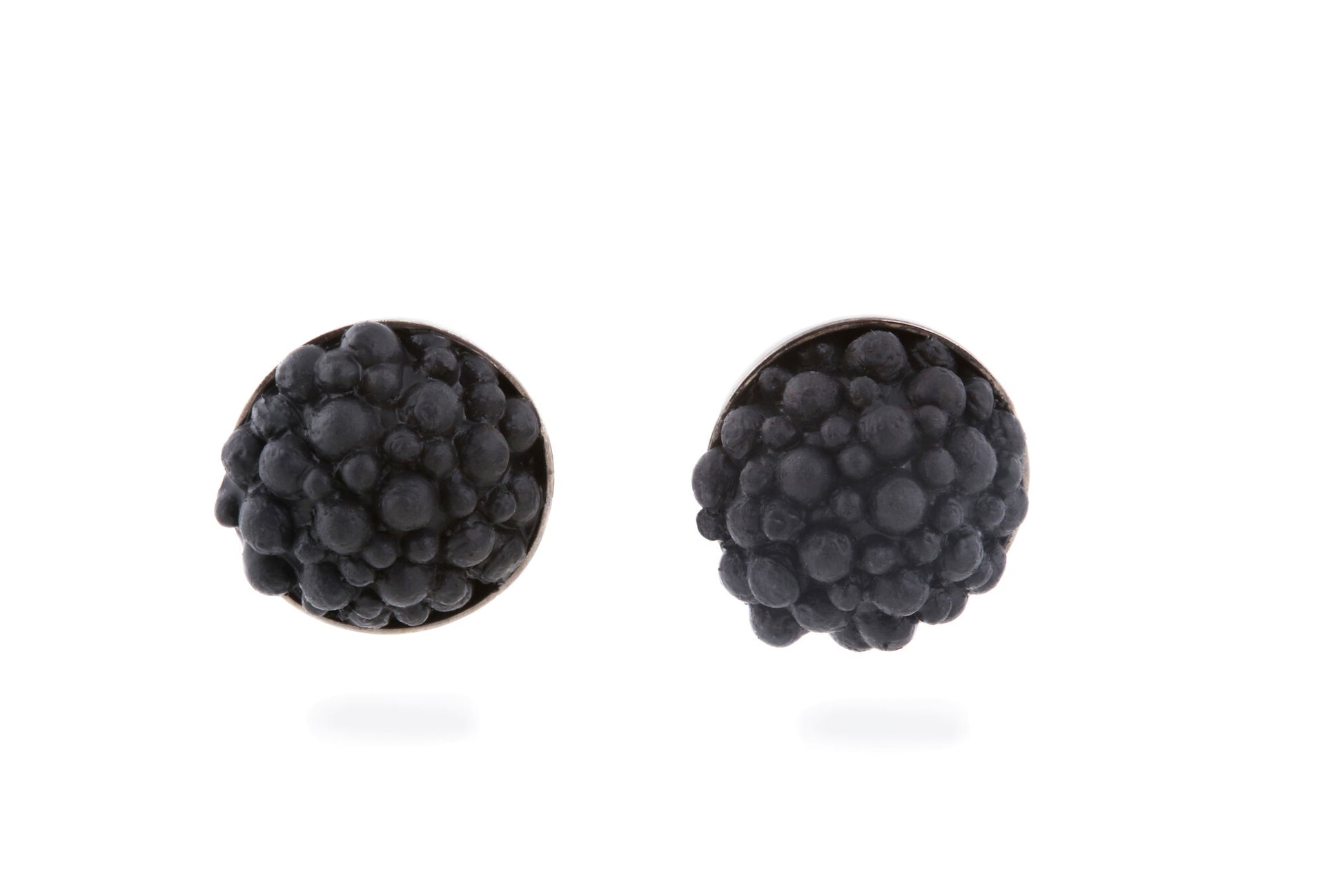 sea-anemone-black-and-gold-silicone-studs