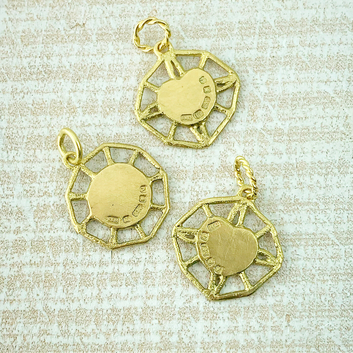 framed-sunshine-pendant