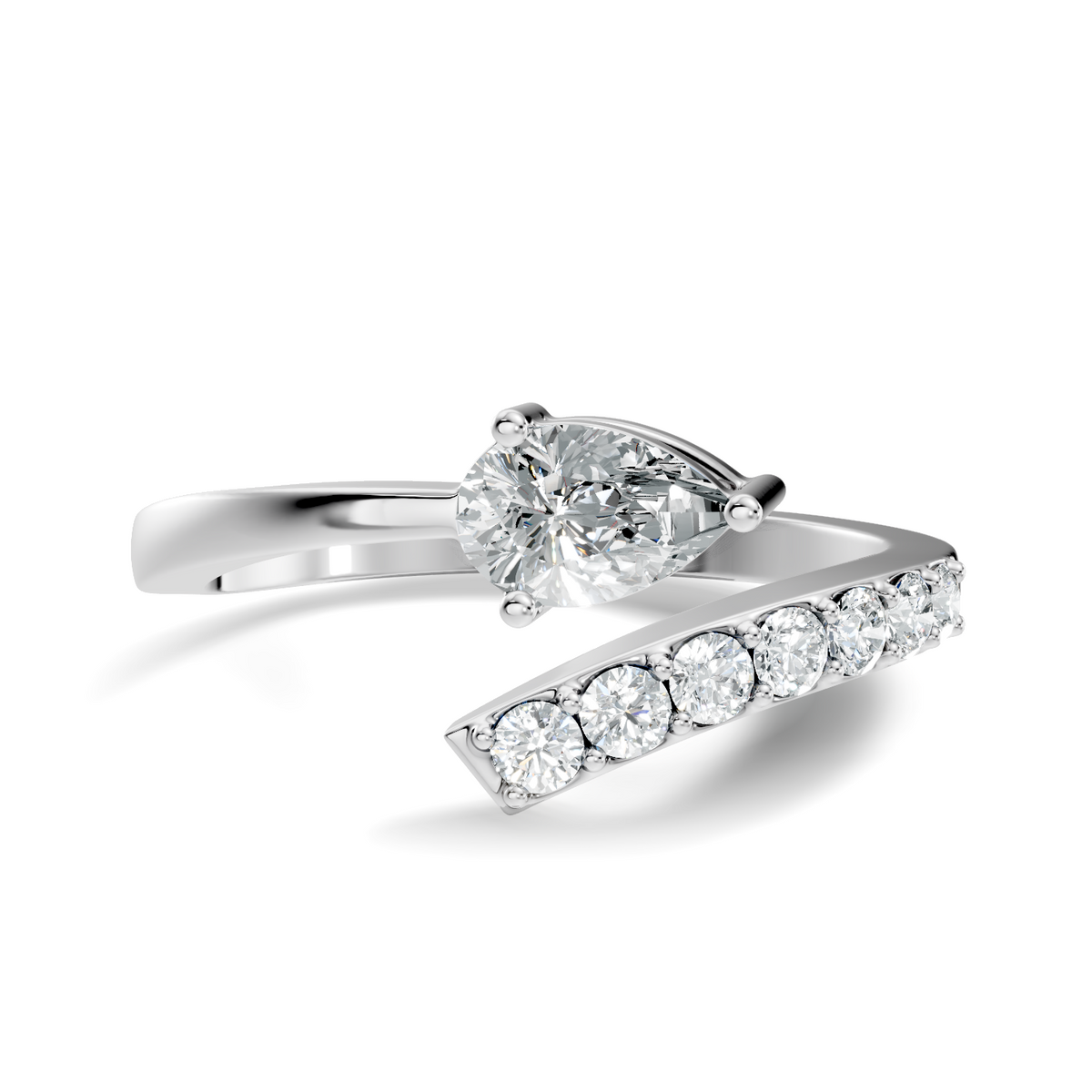 Round-Cut Lab-grown and Natural Diamond Vintage Ring in 10K Yellow Gold
