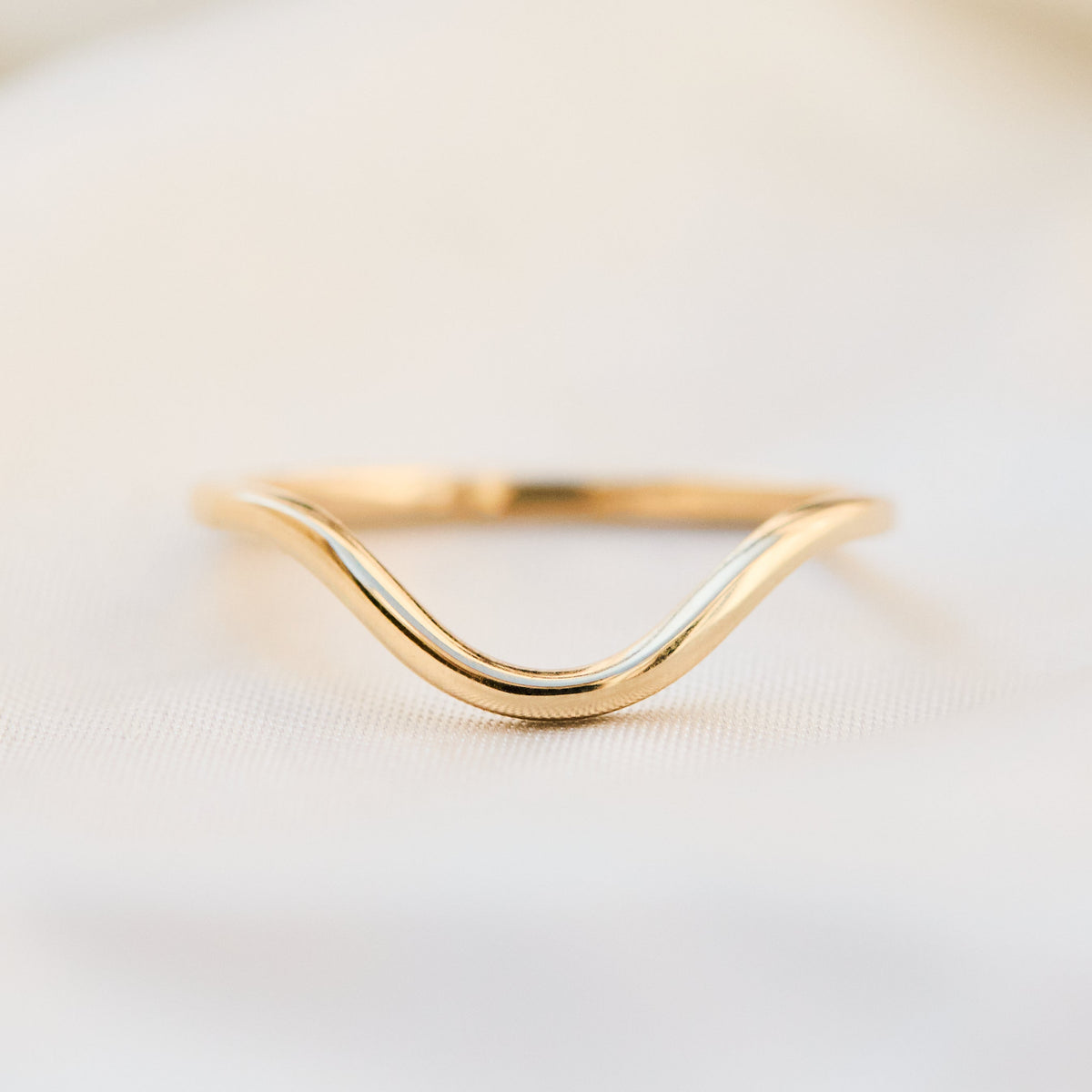 Simple Curved Hugging Ring