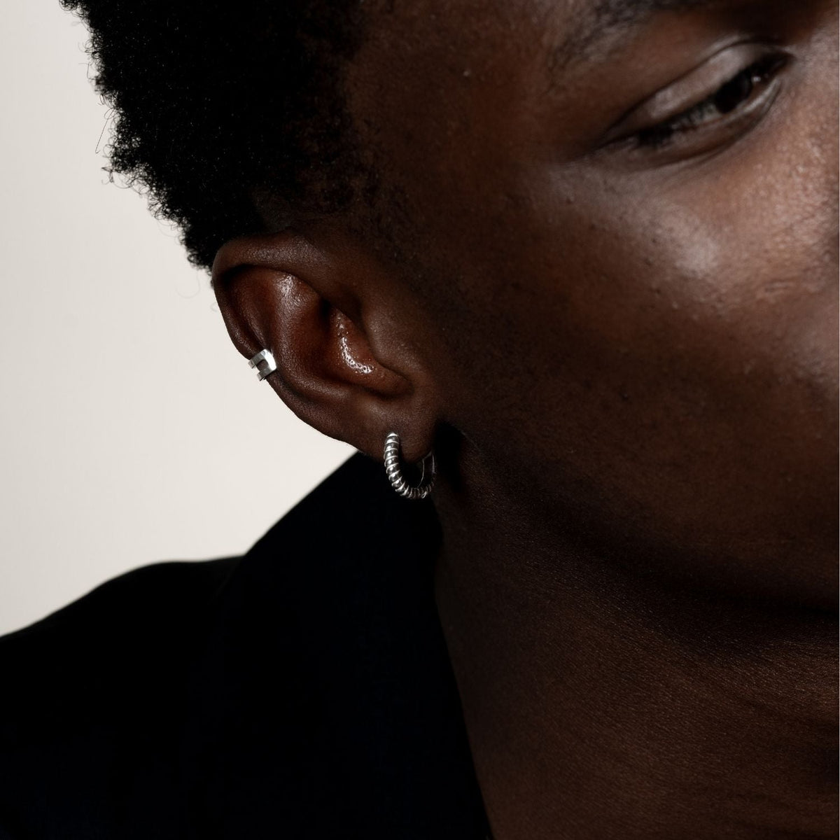 Men's Small Twist Hoops
